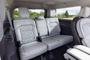 2025 Lincoln Navigator L Black Label Interior Atmospheric